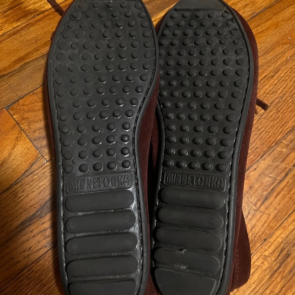 Minnetonka Moccasins barely worn size 10 - Picture 6 of 7